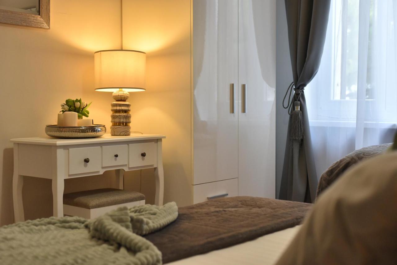 Zadar Center Beach Apartment - Directly On The Sea المظهر الخارجي الصورة