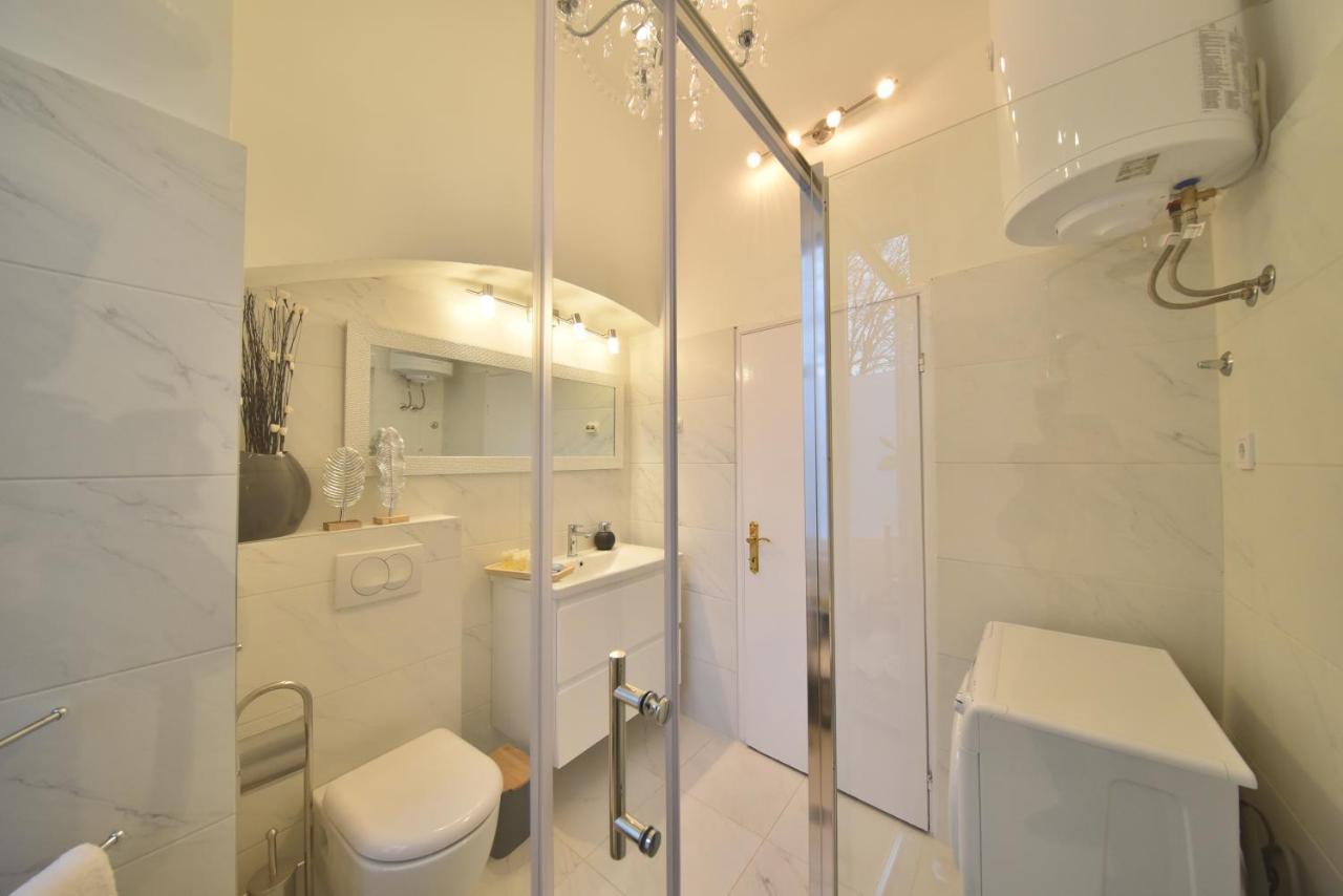 Zadar Center Beach Apartment - Directly On The Sea المظهر الخارجي الصورة